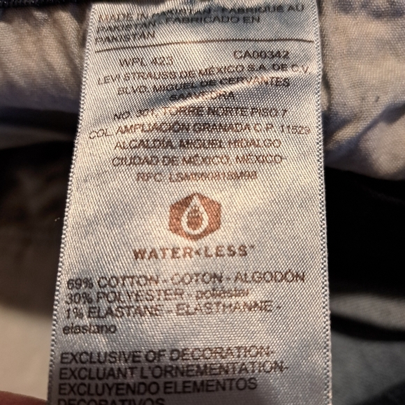 Signature by Levi Strauss women's size 37 x 32 mid rise bootcut jeans, New - Picture 10 of 10